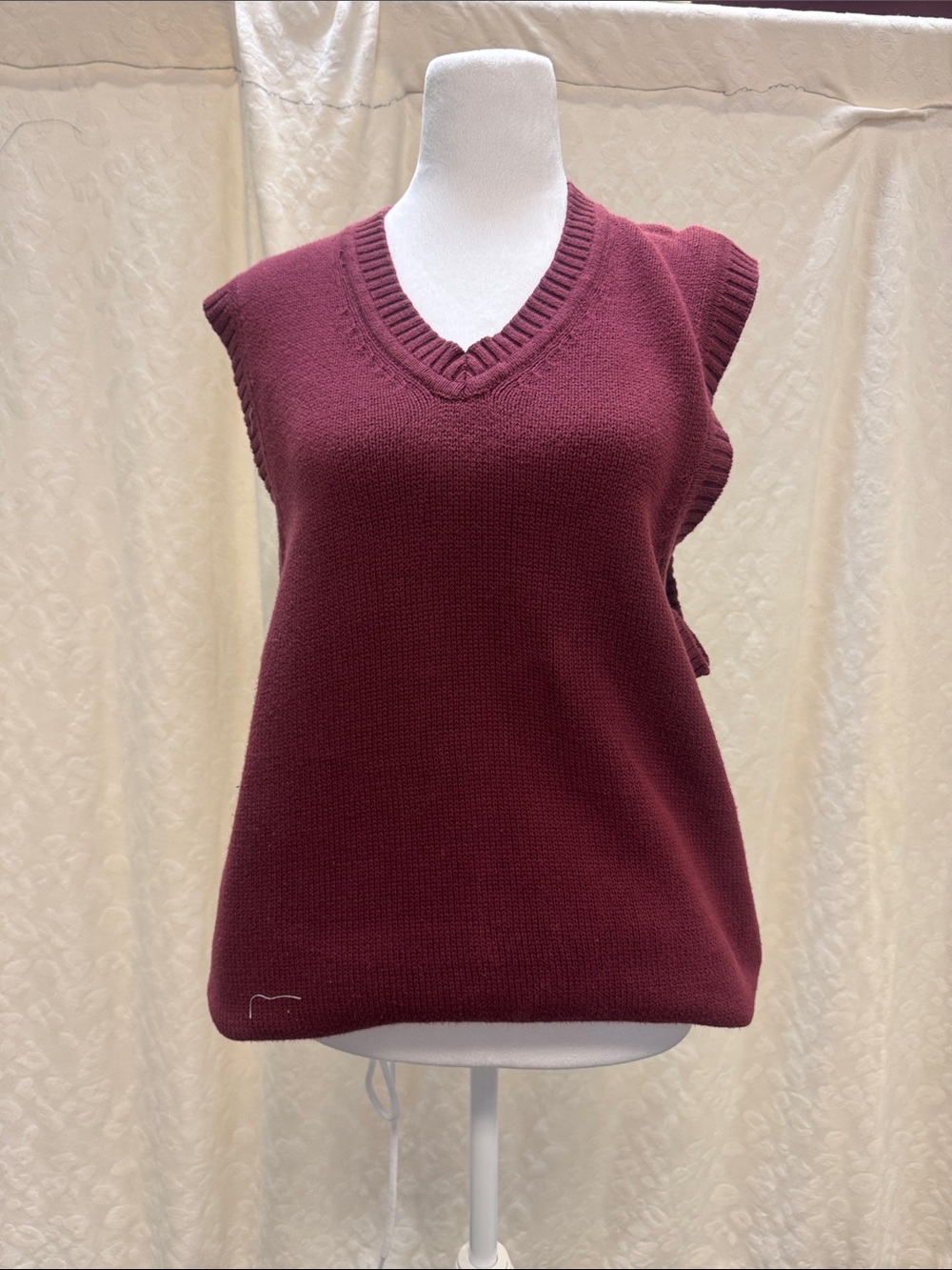 Sleeveless V-Neck Knit Sweater Vest in Burgundy
